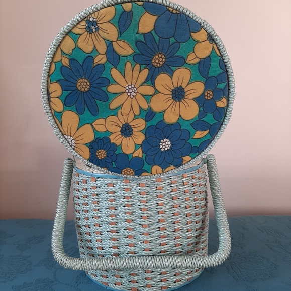 Vintage sewing basket - Picture 5 of 7